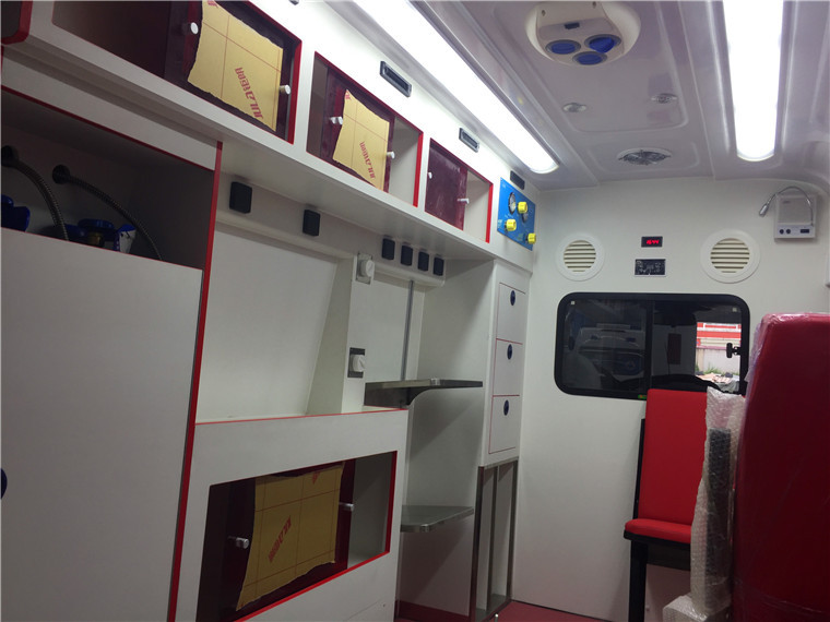 福特新全順V362救護車(短軸中頂)圖片5