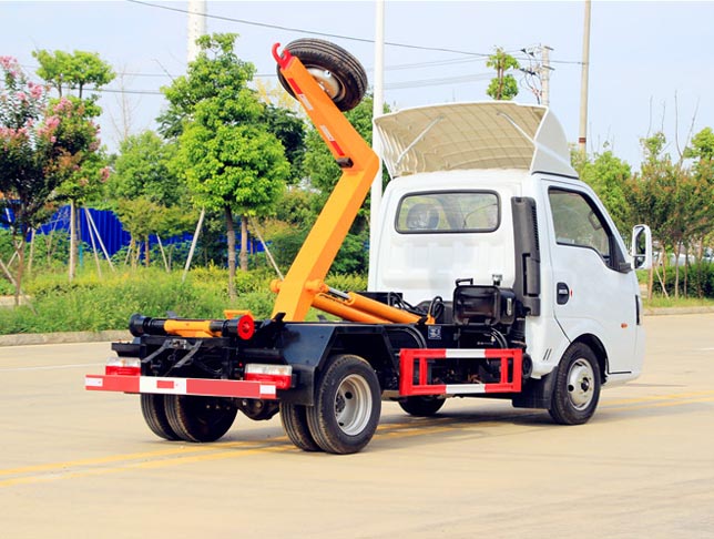 東風(fēng)途逸國(guó)六車廂可卸式垃圾車圖片3