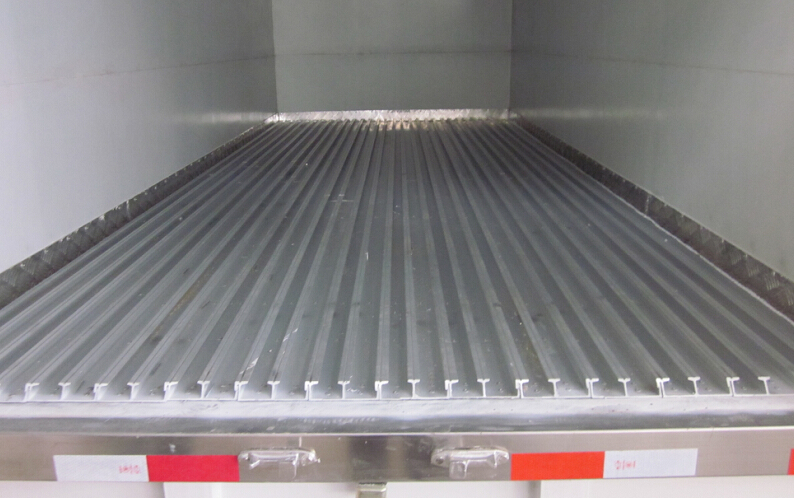 <a href=http://www.tjclpt.cn/lcc/ target=_blank class=infotextkey>冷藏車</a>通風槽,冷藏車地板通風槽圖片