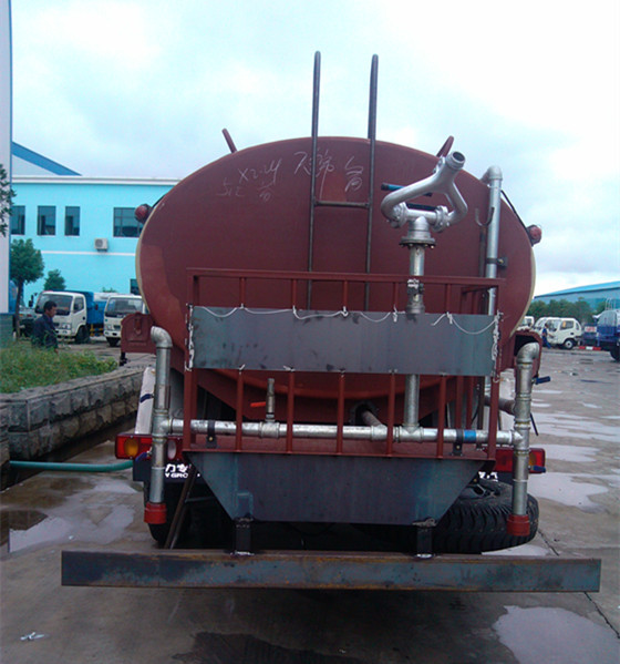 多利卡灑水車 8噸灑水車