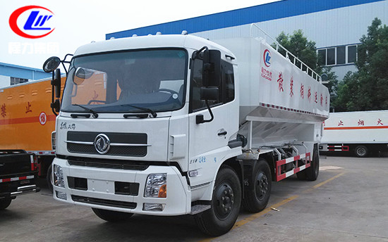 30立方東風(fēng)天錦小三軸飼料車(chē)